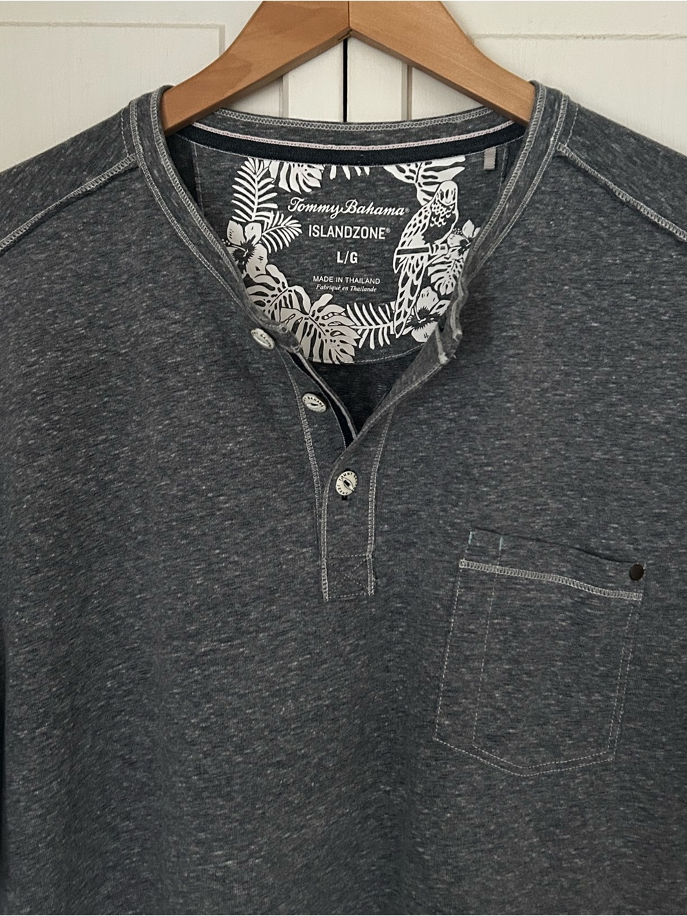 Tommy Bahama Islandzone Men’s Size L Short Sleeve Henley Tee
